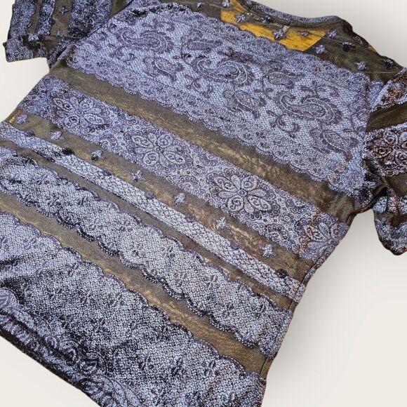 Enara Magile Sheer Panel Blue Paisley Tee - Picture 5 of 10